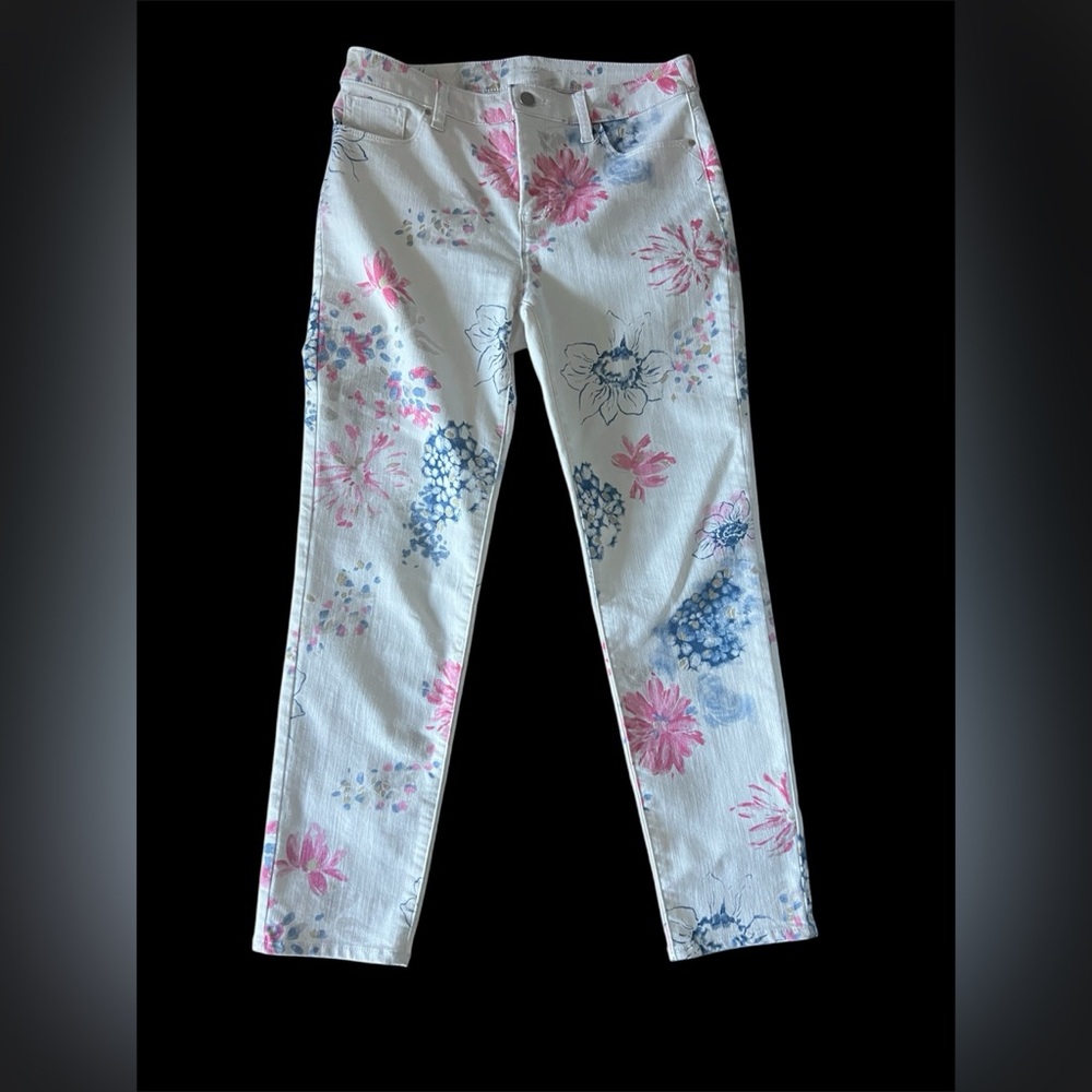 Chico's White Floral Women's Ankle Jeans size 0